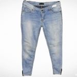 Trois-Quart En Jean-Couleur Bleue-Marque MASSIMO DUTTI-Qualité 100%Coton-Pour Femme-Taille 32-Style Moderne-Ref:000027