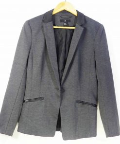 Veste-Couleur Grise-Marque H & M-Qualité Coton-Pour Femme-Taille 37,38,40-Style MANAL BENCHLIKHA-Ref:1060054
